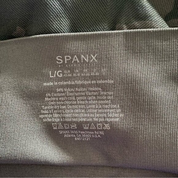 Spanx Look At Me Now Seamless Leggings Black Camo size Large - Picture 3 of 9